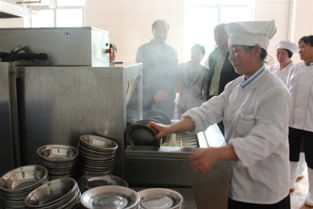 飲食服務(wù)中心舉辦餐具洗消人員集中培訓(xùn)活動(dòng)，筑牢住宿餐飲安全防線
